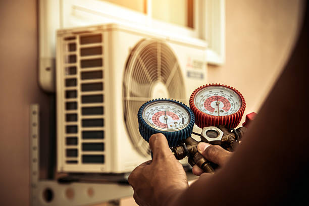 Professional Ac Installation technician working in Weymouth, MA